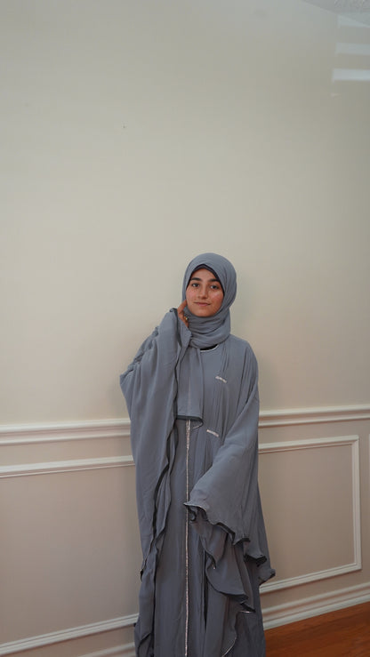 Noor Flow – Batwing Elegance in 4 Classic Shades