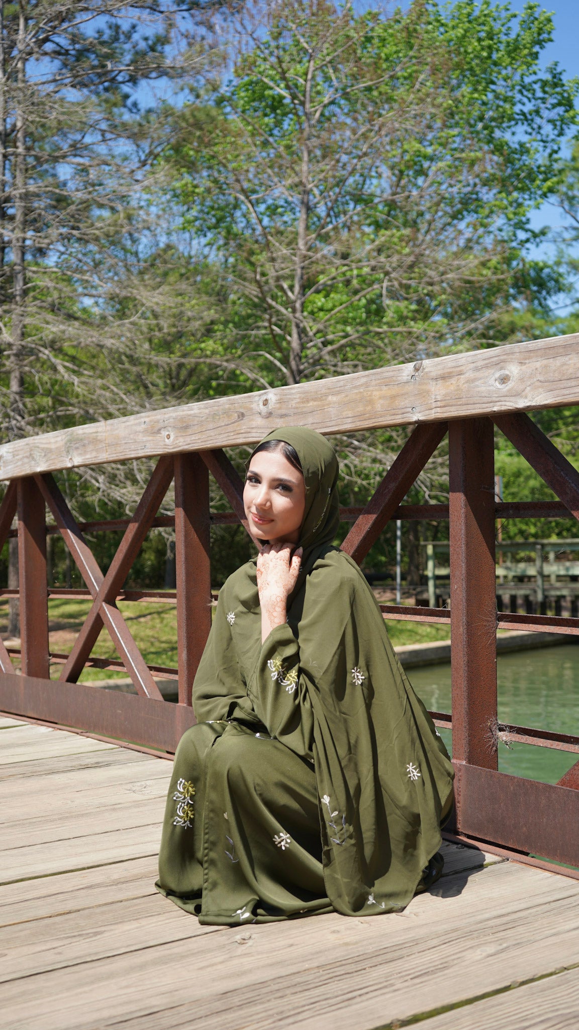 Luna Olive Abaya