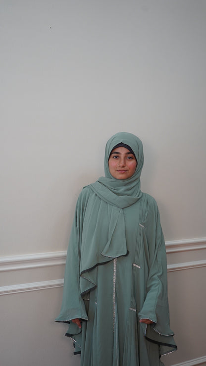 Noor Flow – Batwing Elegance in 4 Classic Shades
